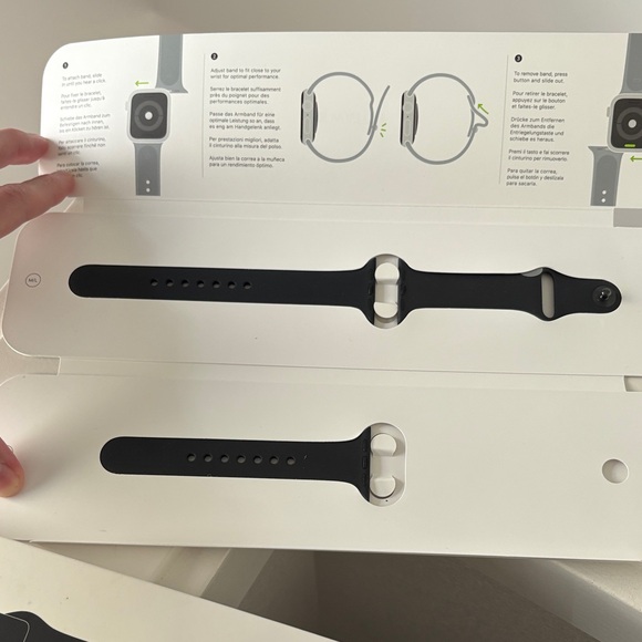 Apple Black Watch Band 40mm NEW - Picture 4 of 5